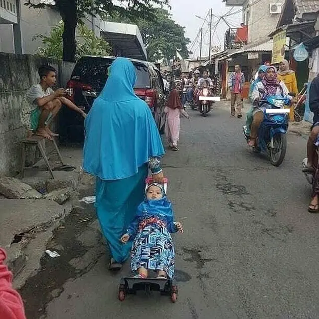 6 Tingkah Lucu Ibu-Ibu Bersama Buah Hati Ini Bikin Geleng Kepala