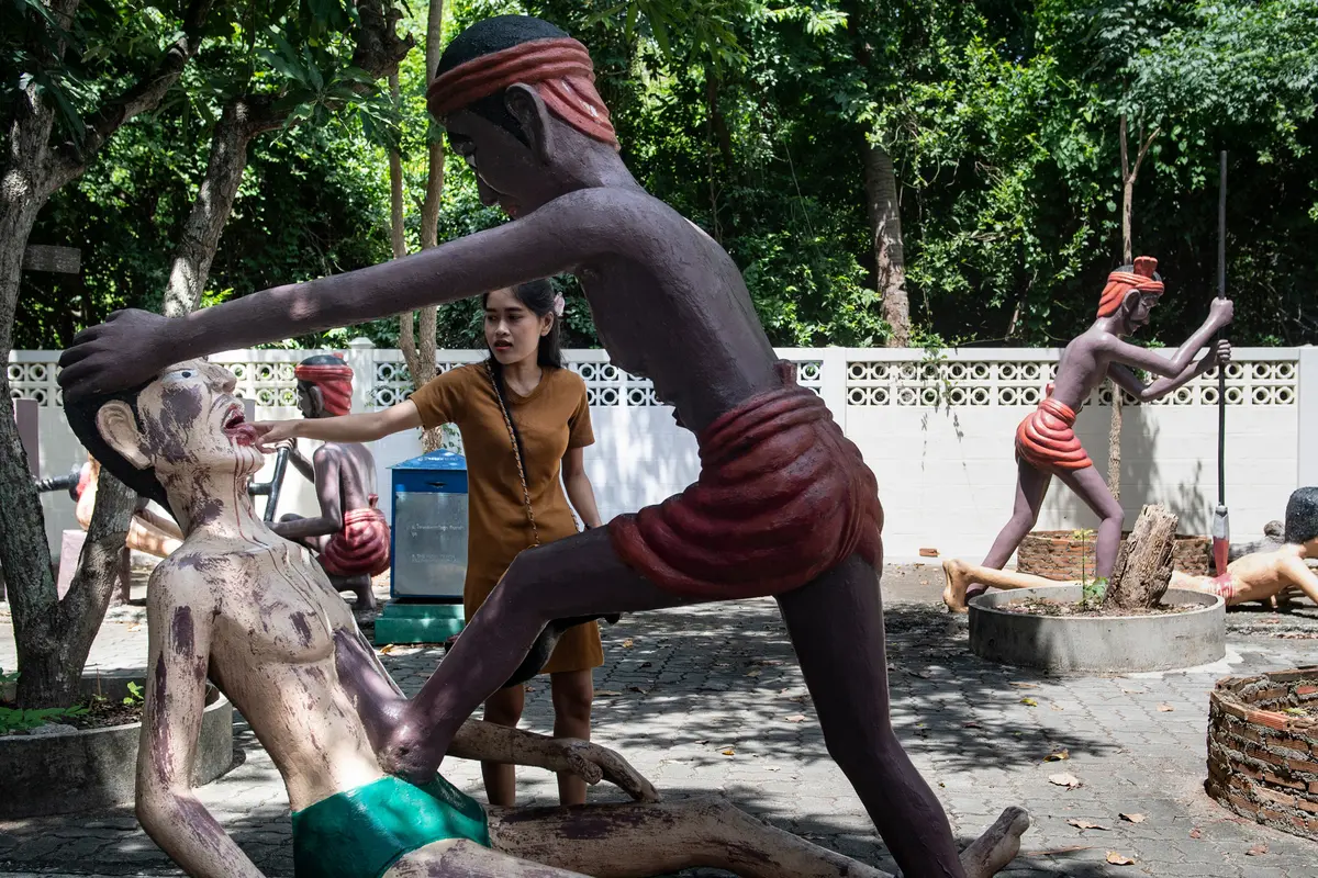 Mengunjungi Taman Siksaan Neraka di Thailand