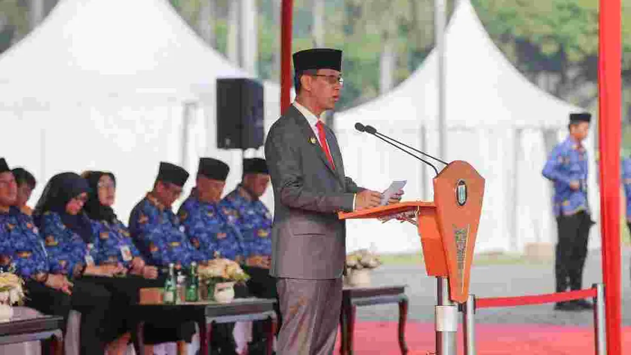 Penjabat (Pj) Gubernur DKI Jakarta Heru Budi Hartono saat menjadi Inspektur Upacara peringatan Hari Kebangkitan Nasional (Harkitnas) ke-115 di Monas Jakarta, Senin (22/5/2023).
