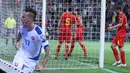 Marek Hamsik merayakan keberhasilannya mencetak gol kedua Slowakia atas Makedonia. (Bola.com/Reza Khomaini)