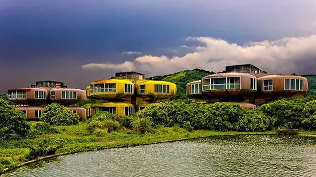 (c) sometimes-interesting