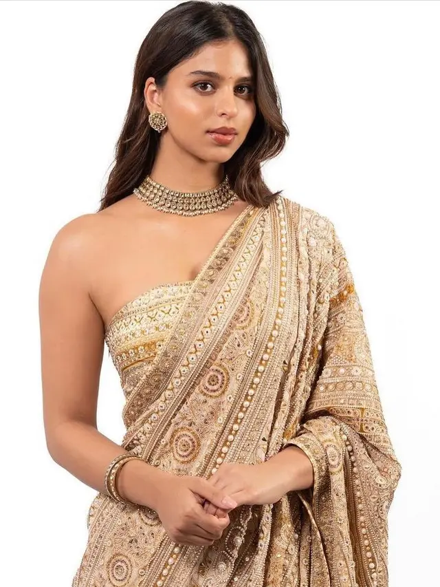 Gaya Suhana Khan Anak Shah Rukh Khan saat Hadir di Acara Anant Ambani dan Radhika Merchant