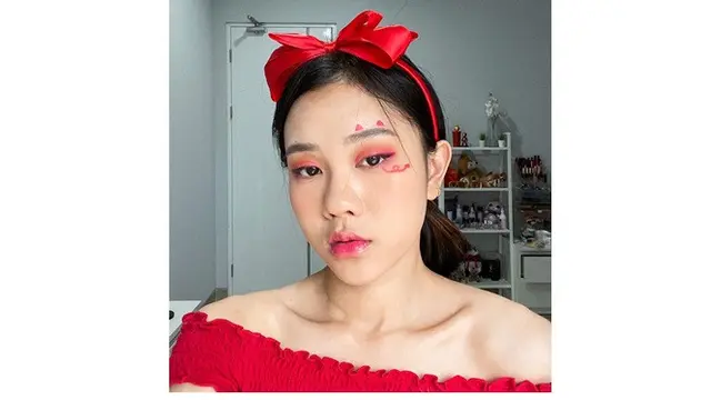 7 Potret Jessica Jane dengan Makeup Tebal, Tampil Berkonsep dan Memesona