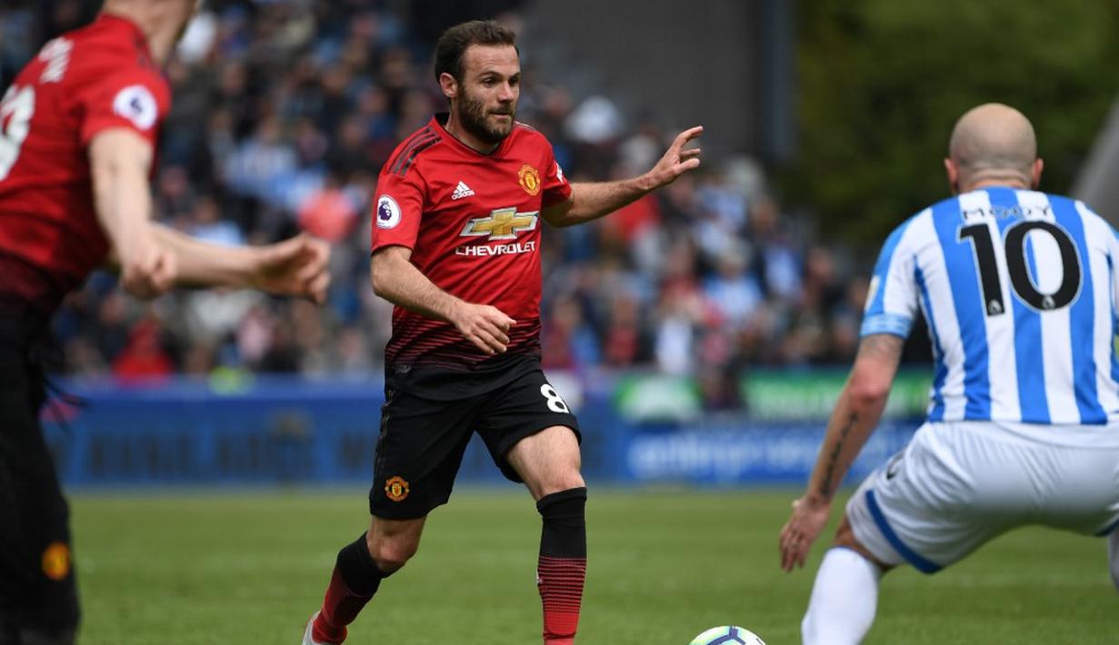 6. Juan Mata (Manchester United) - €25 juta (AFP/Paul Ellis)