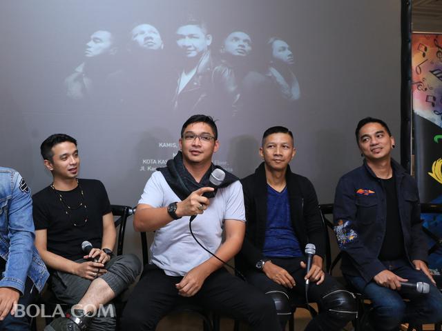Lirik Lagu Cinta Dalam Hati Ungu Ragam Bola Com E am memeluk dirimu kali ini saja. lirik lagu cinta dalam hati ungu