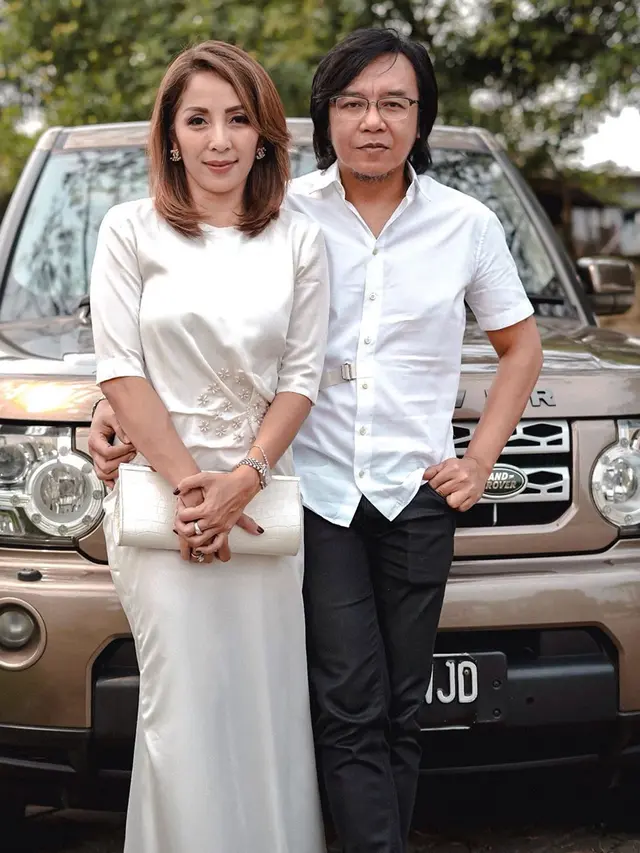 Jarang Terekspos, Ini 6 Potret Vitta Dessy Istri Ari Lasso