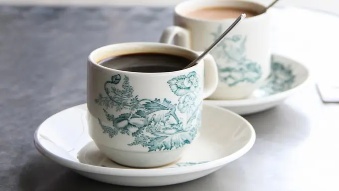 Benarkah Kopi dan Teh Bisa Sebabkan Kanker Kolon? (Nukeaf/Shutterstock)