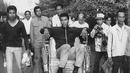 Muhammad Ali sedang menaiki becak khas Indonesia. (Source: brilio.net/agt)
