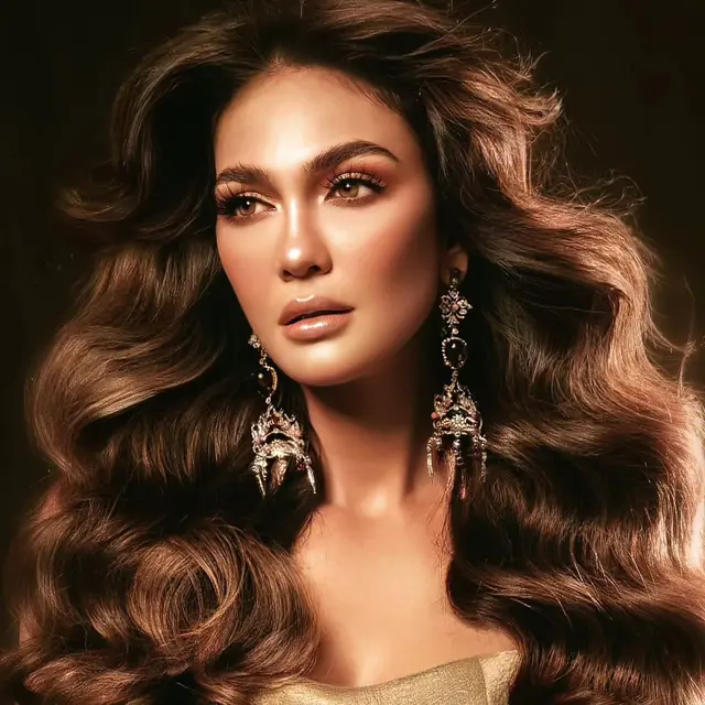 Gaya rambut Luna Maya