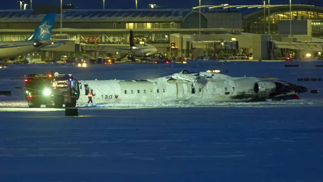 Pengakuan Penumpang Pesawat Delta Air Lines yang Terbalik dan Terbakar di Bandara Toronto Kanada: Kami Tergantung Seperti Kelelawar