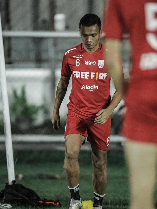 Persis Solo, Ferdinand Sinaga