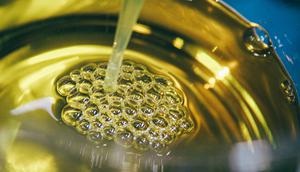 Ilustrasi minyak goreng. (dok. Unsplash/Fulvio Ciccolo)