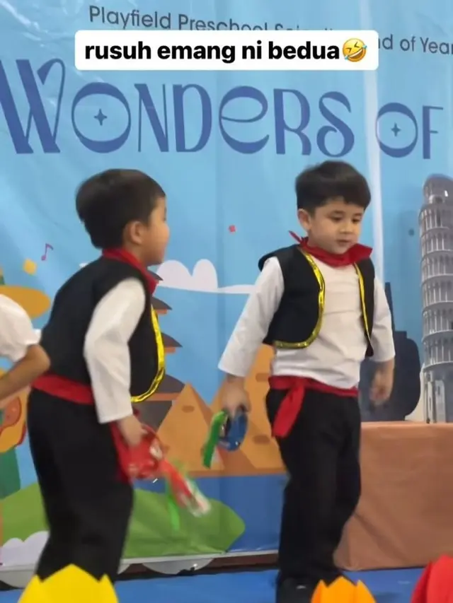 5 Potret Selvi Kitty Hadiri Kenaikan Kelas Anak Bareng Mantan Suami, Tetap Harmonis