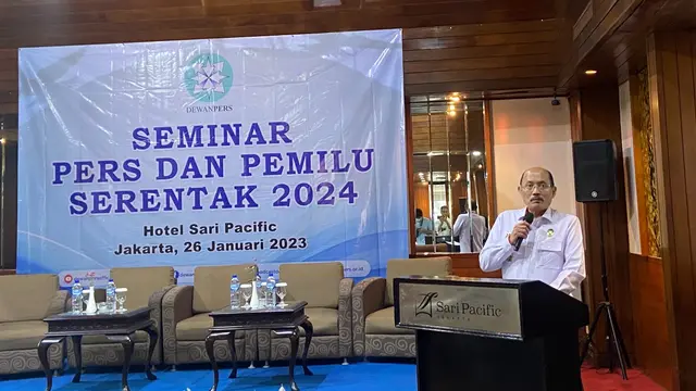 Deputi Bidang Koordinasi Kesatuan Bangsa Kemenko Polhukam, Janedjri Gaffar yang mewakili Menko Polhukam di Seminar Pers dan Pemilu Serentak 2024 yang diselenggarakan Dewan Pers.