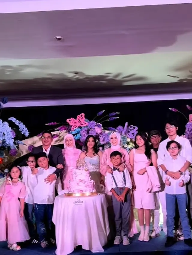 Meriah, Ini 7 Potret Ultah Shakiena Azalea Putri Pasha Ungu dan Okie Agustina ke 17