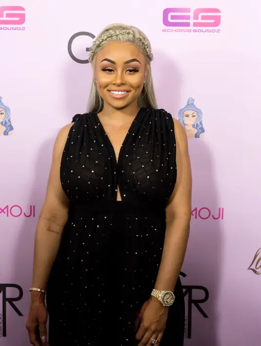 Baby Shower tersebut diadakan di kediaman pribadinya di daerah Los Angeles, dan dihadiri oleh 80 tamu undangan, terdiri dari keluarga dan sahabat terdekat. Di acara tersebut terdapat photo booth dan prasmanan makanan untuk para tamu. (AFP/Bintang.com)