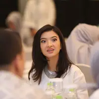 Bagi Raline, ini merupakan lebaran pertamanya di New York. Tidak ada acara khusus selama di sana, bersama keluarga hanya diisi dengan puasa, bukber, salat berjamaah. (Nurwahyunan/Bintang.com)