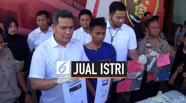 Mengaku terlilit utang, pria di Surabaya tega menjual istrinya pada hidung belang untuk kebutuhan fantasi seks menyimpang.