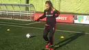 Dirinya kini bermain untuk tim Ajax Amsterdam, sebelumnya Anna juga sempat membela Arsenal. (Bola.com/Instagram/Anoukhoogendijk)