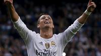 HAT-TRICK - Cristiano Ronaldo menciptakan hat-trick saat berhadapan melawan Shakhtar Donetsk. ( REUTERS/Juan Medina)