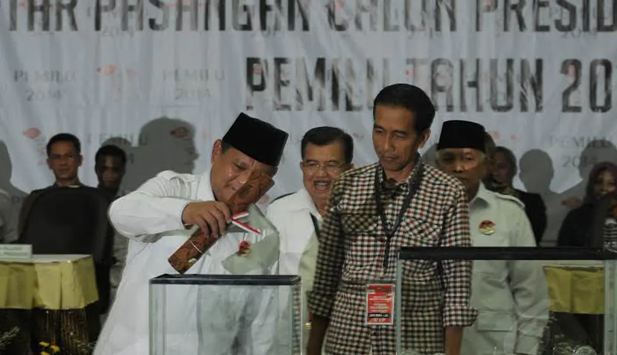 Setelah Jokowi, Prabowo mengambil nomor yang akan digunakan di Pilpres 2014 (Liputan6.com/Herman Zakharia) 