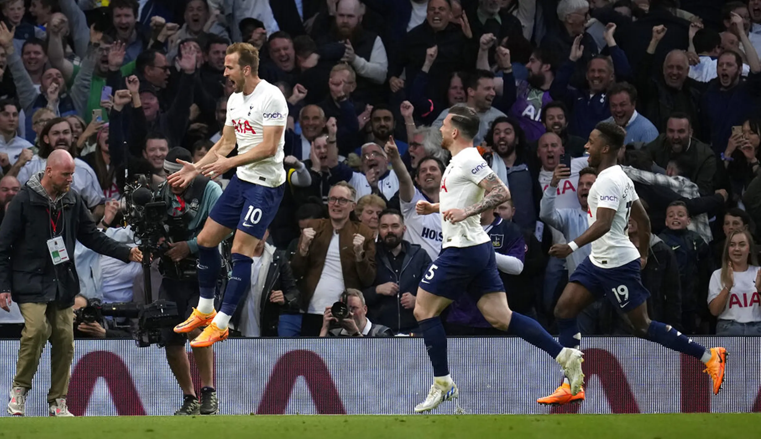 FOTO: Tottenham Hotspur Hajar Arsenal 3-0 - Foto Liputan6.com