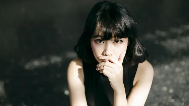 wanita agustus sunshine shadow