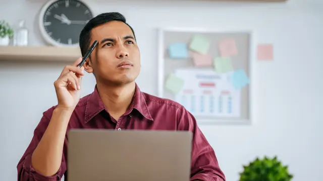 5 Tanda Kamu Overthinker Cerdas (photo by freepik)