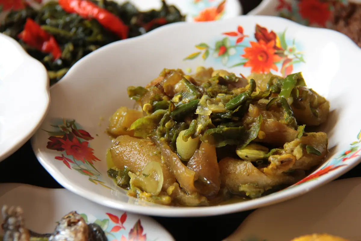Oseng kikil