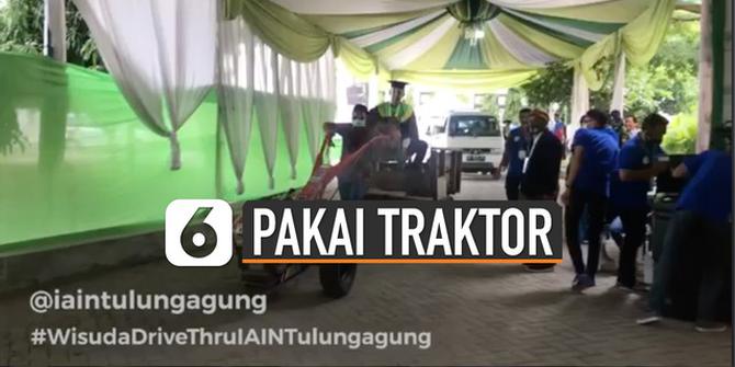 VIDEO: Unik, Pria Datang Wisuda Drive Thru Gunakan Traktor