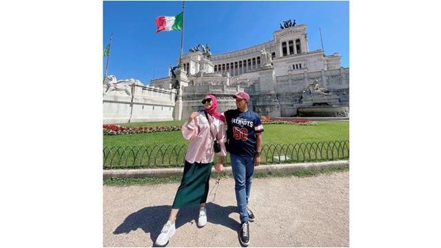 Hamil Anak Kedua, Ini 6 Potret Gaya Liburan Sheza Idris dan Suami