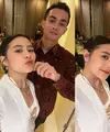 Prilly Latuconsina baru saja membagikan foto menggemaskan bersama kekasihnya, Omara. Keduanya pun tampil mengenakan wastra nusantara. [@prillylatuconsina96]