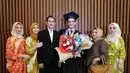 Bintang sinetron Omar Daniel resmi menjadi Sarjana. Bintang sinetron Berkah  Cinta itu kini menyandang sarjana Ilmu Komunikasi. Omar baru saja menjalani wisuda di kawasan Tangerang. (Adrian Putra/Bintang.com)