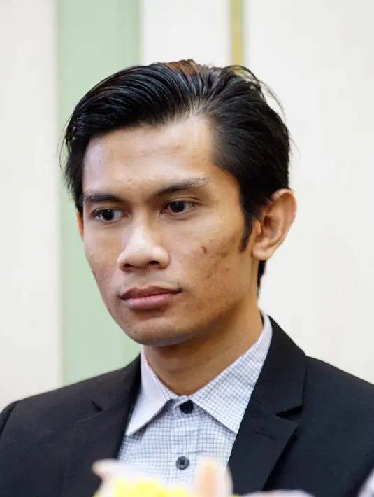 "Landasan kita bikin band sebagai anak muda asyik-asyikan, seru-seruan. Kita gak punya apa-apa yang kita bisa berbagi jadi inspirasi, ilmu pengetahuan, wawasan. Dengan kegiatan ini, kita garis bawahi jadi misi sosial," kata Tria. (Nurwahyunan/Bintang.com)