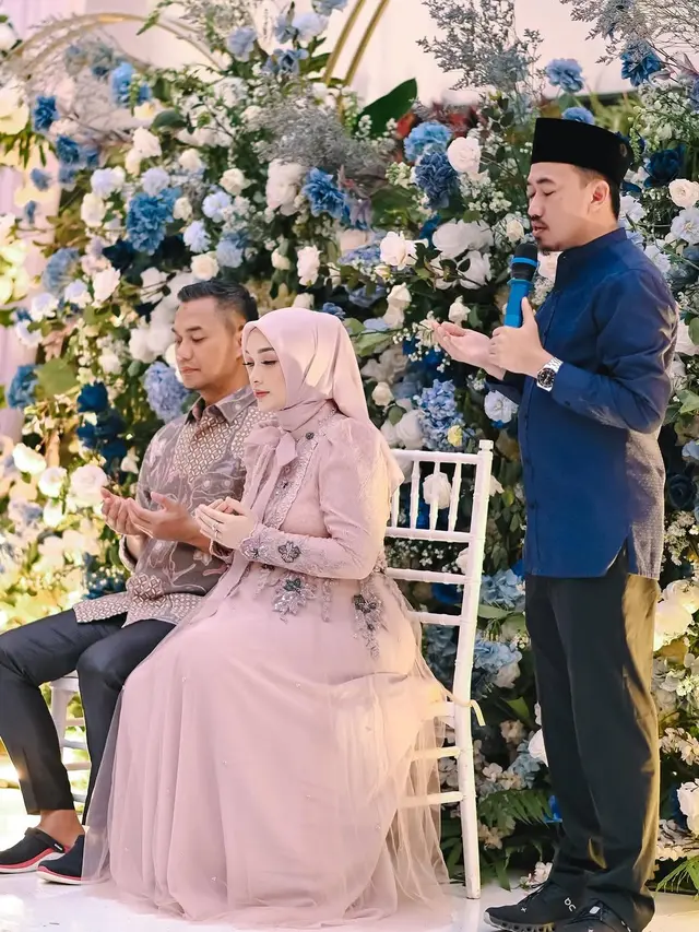Berbalut Gamis Pink Berpita, 5 Potret Cantik Zaskia Gotik Gelar Tasyakuran 7 Bulan Kehamilan Anak Ketiga (credit: instagram/zaskia_gotix).