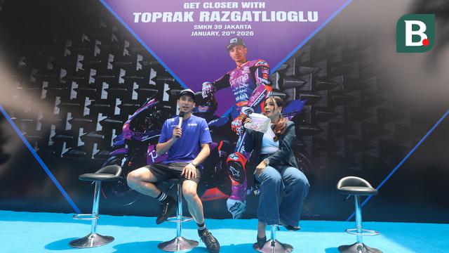 Foto: Toprak Razgatlioglu Terpukau Sambutan Hangat Anak SMK Di Jakarta, Jadi Suntikan Semangat Jelang Debut di MotoGP 2026