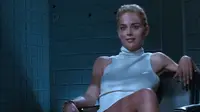 Sharon Stone dalam film Basic Instinct (1992)