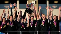 Tim sepak bola wanita Eintracht Frankfurt atau dikenal sebagai 1. FFC Frankfurt menjalani kesuksesannya di awal abad ke-21. Klub ini secara berturut-turut mampu menyabet gelar liga domestik antara tahun 2000 hingga 2003. Mereka juga pernah memenangkan Piala Wanita UEFA 2002. (AFP/Ronny Hartmann)