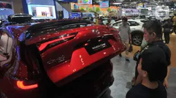 Mazda Indonesia meluncurkan SUV flagship edisi terbaru CX-60 Pro (2.5L AWD) dalam gelaran pameran otomotif terbesar GAIKINDO Indonesia International Auto Show (GIIAS) 2024. (merdeka.com/Imam Buhori)