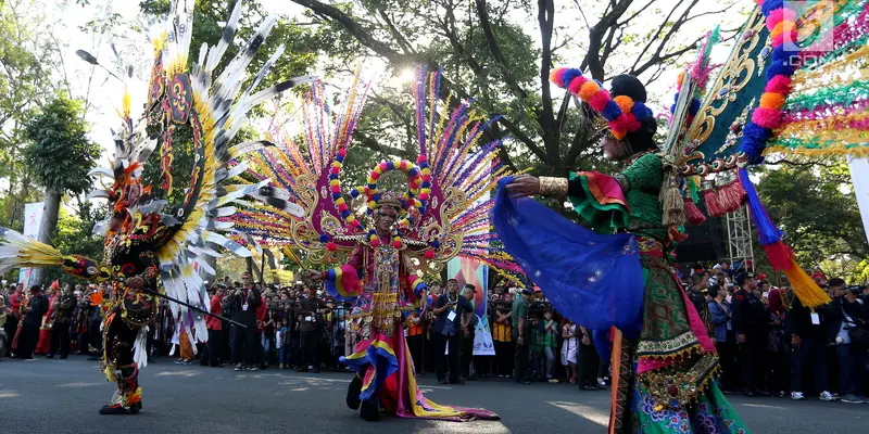 Uniknya Para Peserta Karnaval Kemerdekaan di Bandung