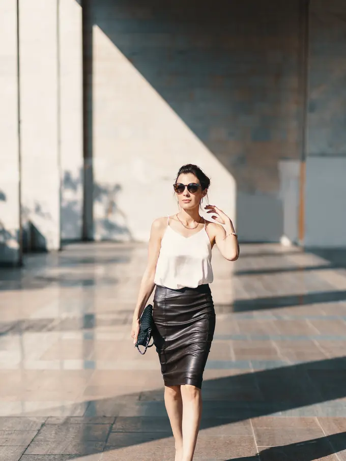 wanita oktober tampak kuat