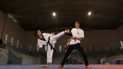 Saat kelas 3 Sekolah Dasar,  Mariska mulai akut dalam pertandingan Taekwondo. Kemudian semakin serius ketika masuk di SMA Ragunan. (Bola.com/Nicklas Hanoatubun)