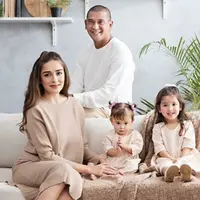 Pemotretan keluarga Yasmine Wildblood dan keluarga (Sumber: Instagram/yaswildblood)