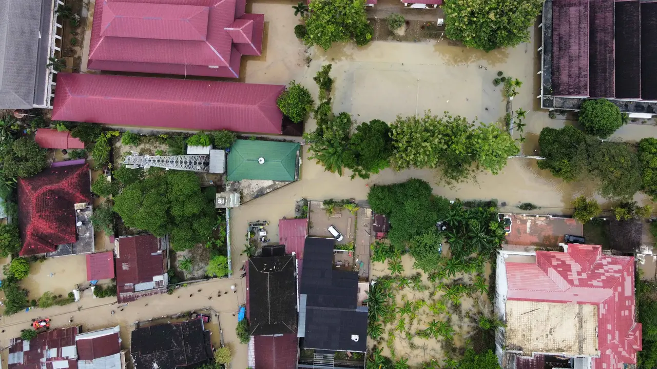 Potret Kerusakan Dampak Bencana Longsor dan Banjir Bandang di Wilayah Sumut, Sumbar, dan Aceh