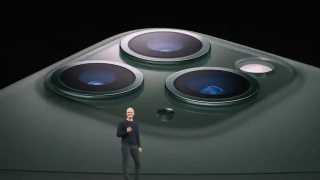 iPhone 11 Pro dengan tiga kamera