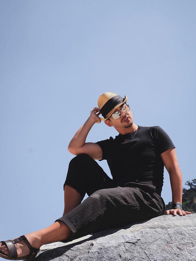 Potret Terbaru Dave Hendrik Juri Idola Cilik (sumber: Instagram/@davehendrik)