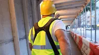 Media sosial pekerja bangunan yang tiba-tiba viral. (dok. Instagram @justaconstructionguy/https://www.instagram.com/p/BxLdm_0gfvP/)