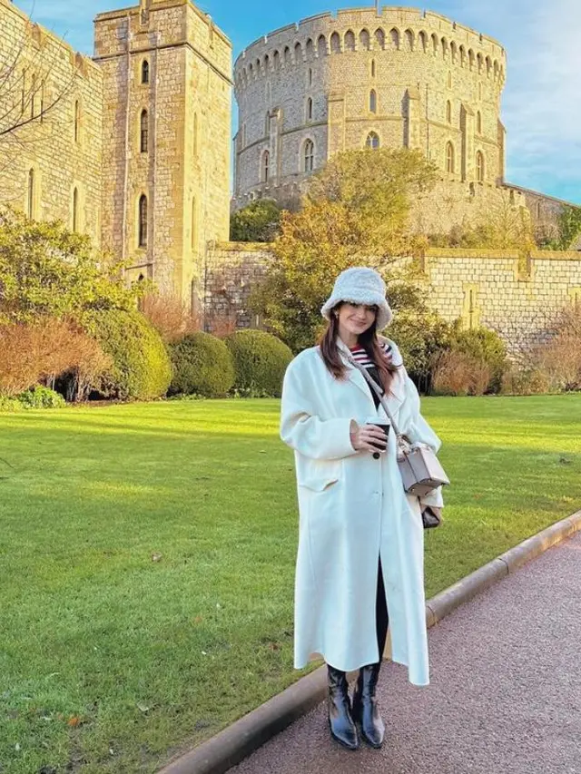 8 Potret Cantik Enzy Storia Liburan Keliling Eropa Bareng Bestie, Gayanya Selalu On Point!