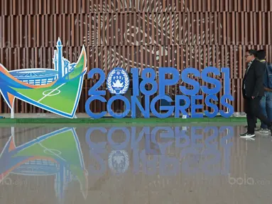 Peserta Kongres Tahunan PSSI 2018 mulai berdatangan di ICE BSD, Tangerang (13/1/2018). Salah satu agenda Kongres PSSI 2018 adalah revisi Statuta. (Bola.com/Nicklas Hanoatubun)