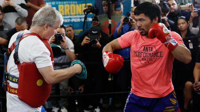 Latihan Santai Manny Pacquiao Jelang Hadapi Adrien Broner